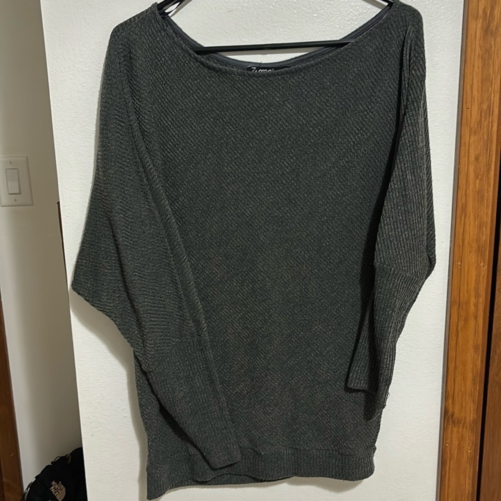 Zume off the shoulder, fitted waist gray top, size M